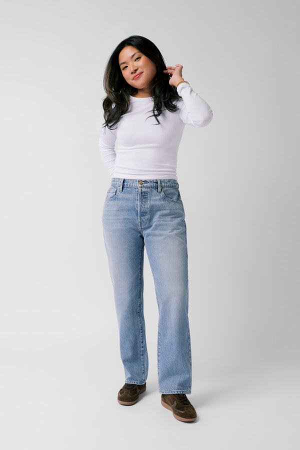 Petite Mid-Rise Boyfriend Jean - The Claire Vintage in Sky